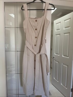 Linen dress with Button Front and Waist Tie